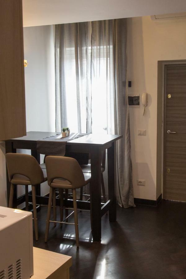 Industrial Apartment Near Duomo Milan Bagian luar foto