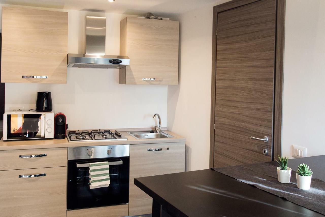 Industrial Apartment Near Duomo Milan Bagian luar foto