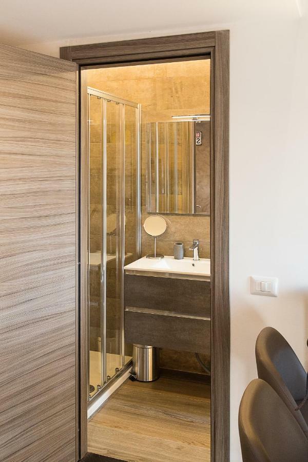 Industrial Apartment Near Duomo Milan Bagian luar foto